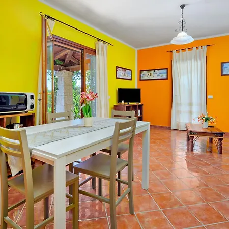 度假居 Casa Bouganvillea 圣特奥多罗